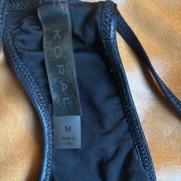 Koral racerback black sports bra - Picture 4 of 4